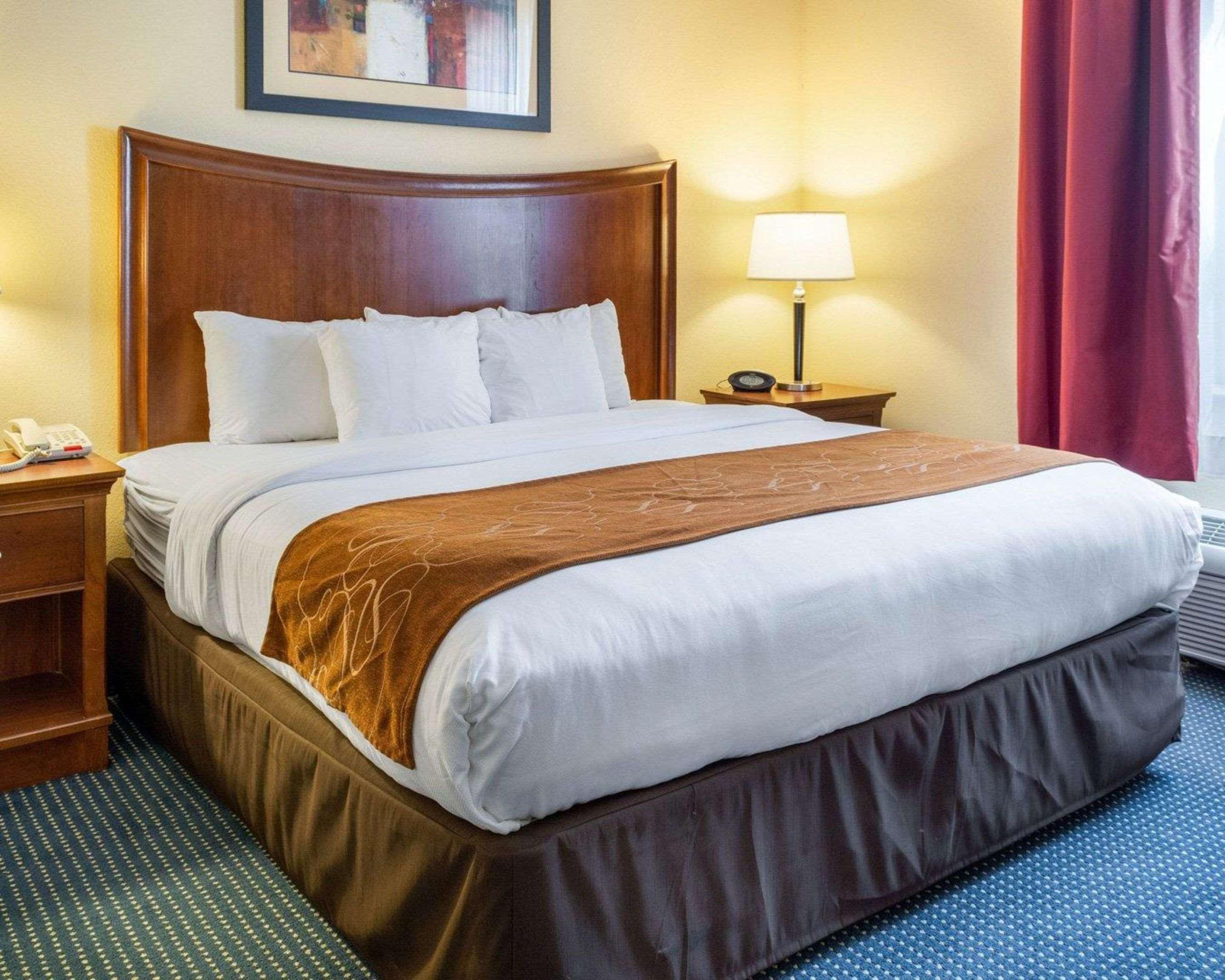 Comfort Suites Newport News Airport מראה חיצוני תמונה