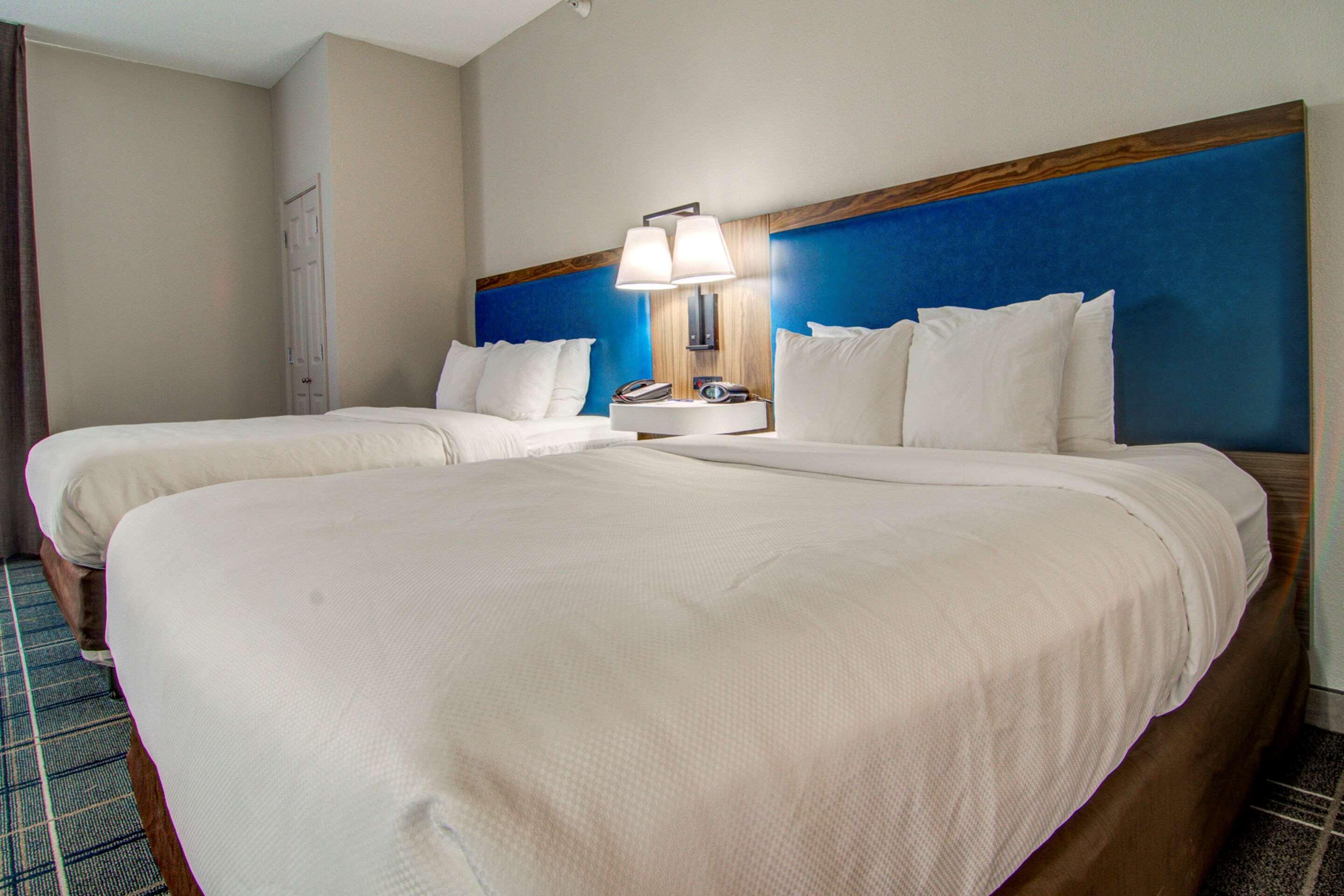Comfort Suites Newport News Airport מראה חיצוני תמונה