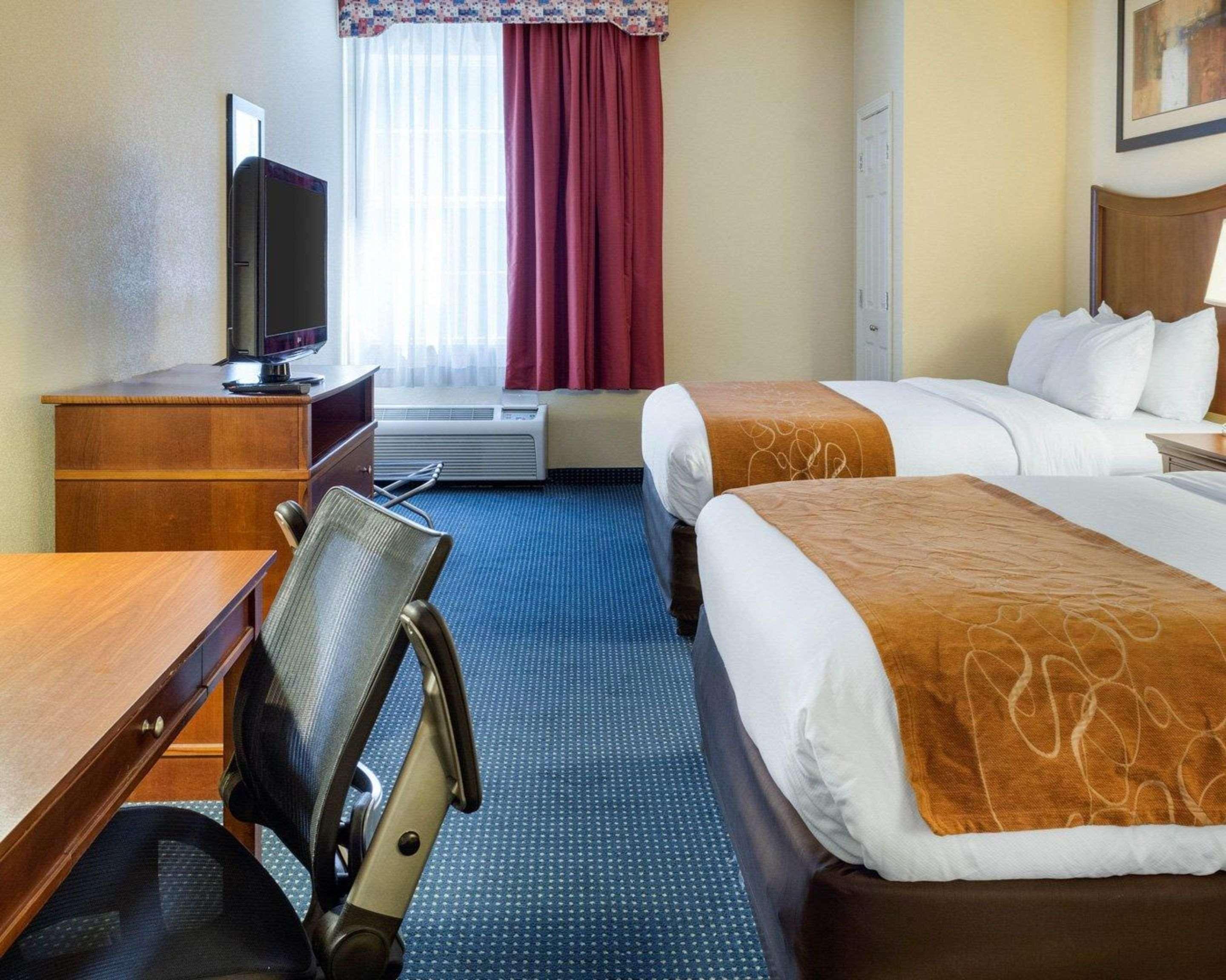 Comfort Suites Newport News Airport מראה חיצוני תמונה