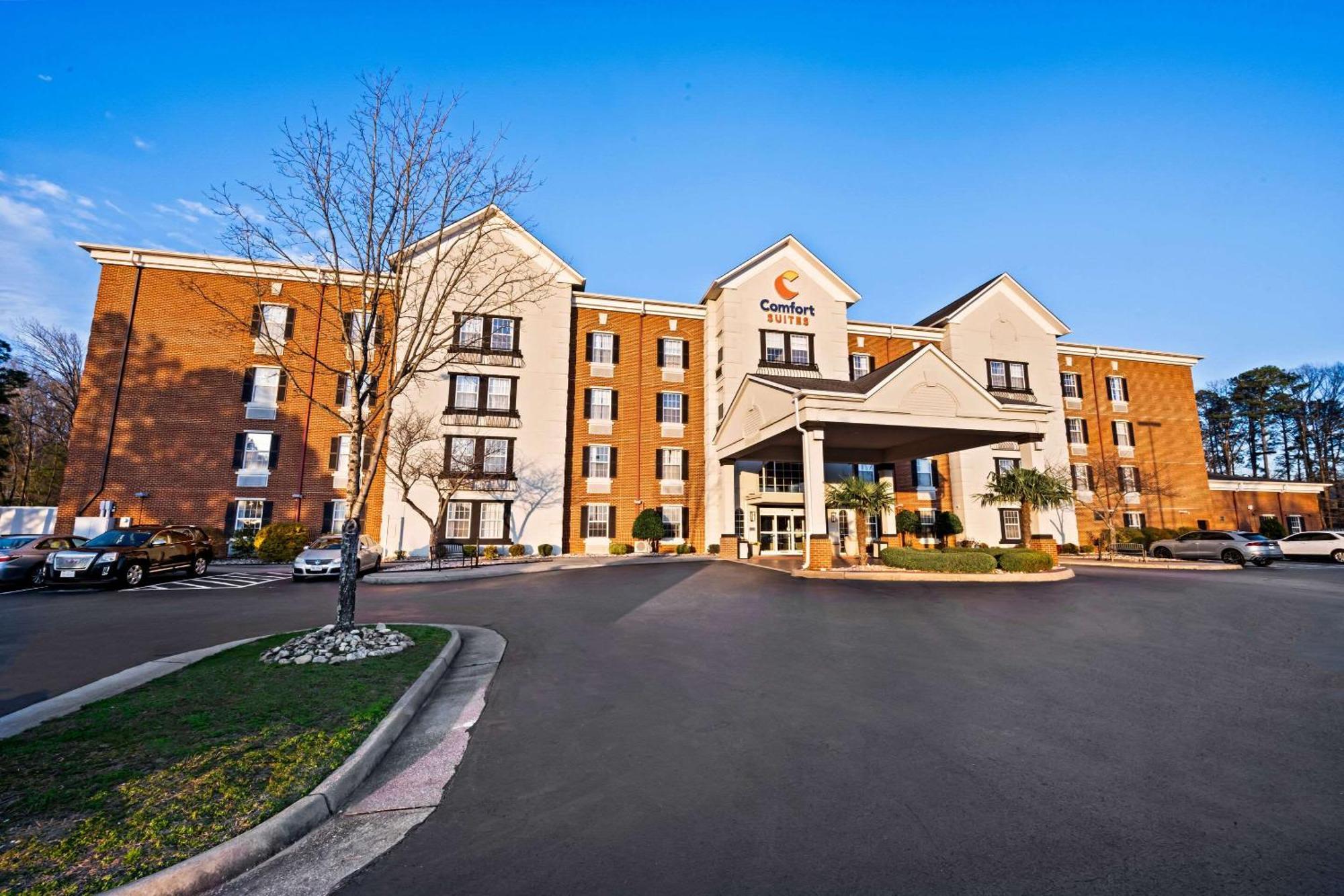 Comfort Suites Newport News Airport מראה חיצוני תמונה
